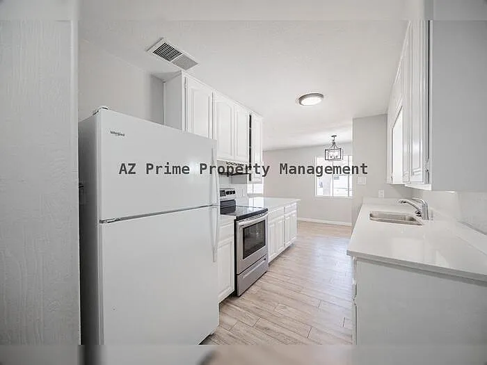 1140 W 7th St — Photo 11