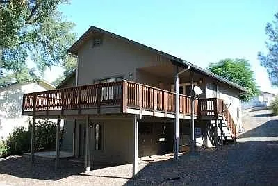 326 Duchess Dr photo 1