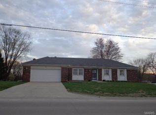 4211 W Ely Rd, Hannibal, MO 63401