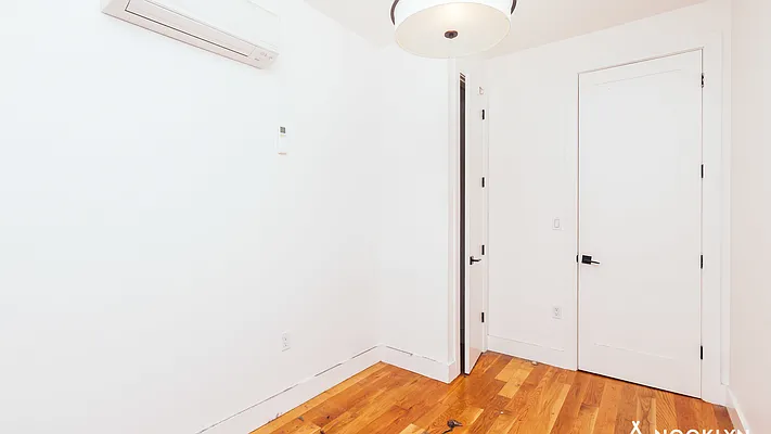 Rented by Nooklyn NYC LLC | media 44
