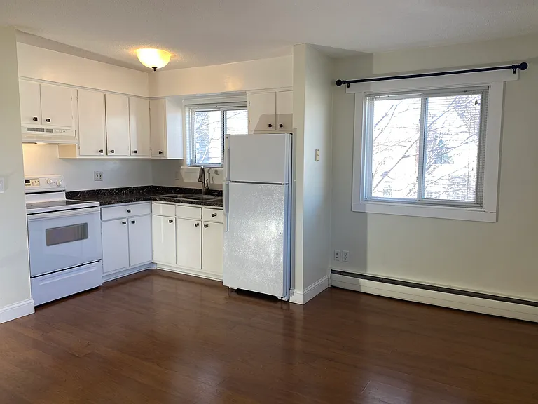 322 Clifton Ave — Photo 1