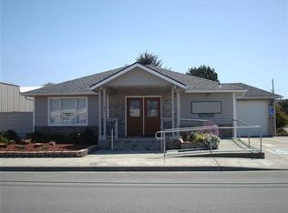 611 9th St, Crescent City, CA 95531