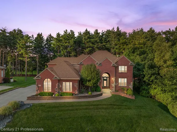 3318 Creekview Dr, Davison, MI 48423