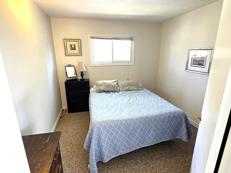256 Edinburgh St — Photo 8