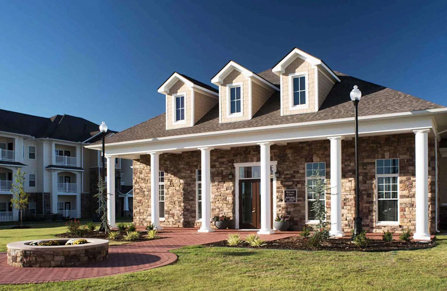 Esplanade at Stonebridge Village Apartments — Photo 4