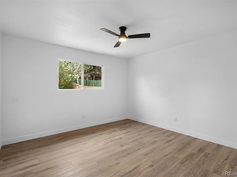 15974 E Baltic Pl — Photo 17