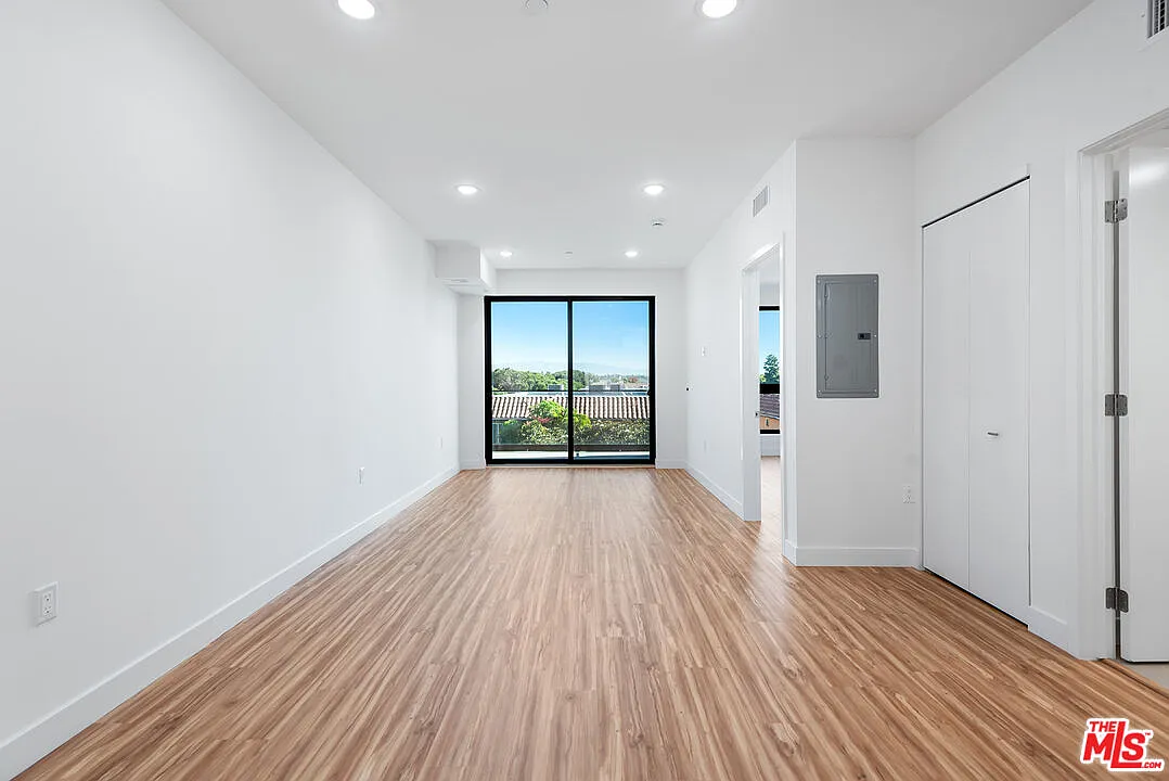 1 bed, 1.0 bath, 840 sqft, $3,600 — Photo 4