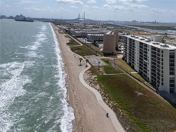 3rd image of 4242 Gulfbreeze Blvd APT 206