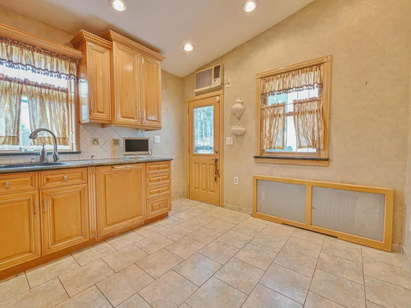 954 81st Street image 7 of 20