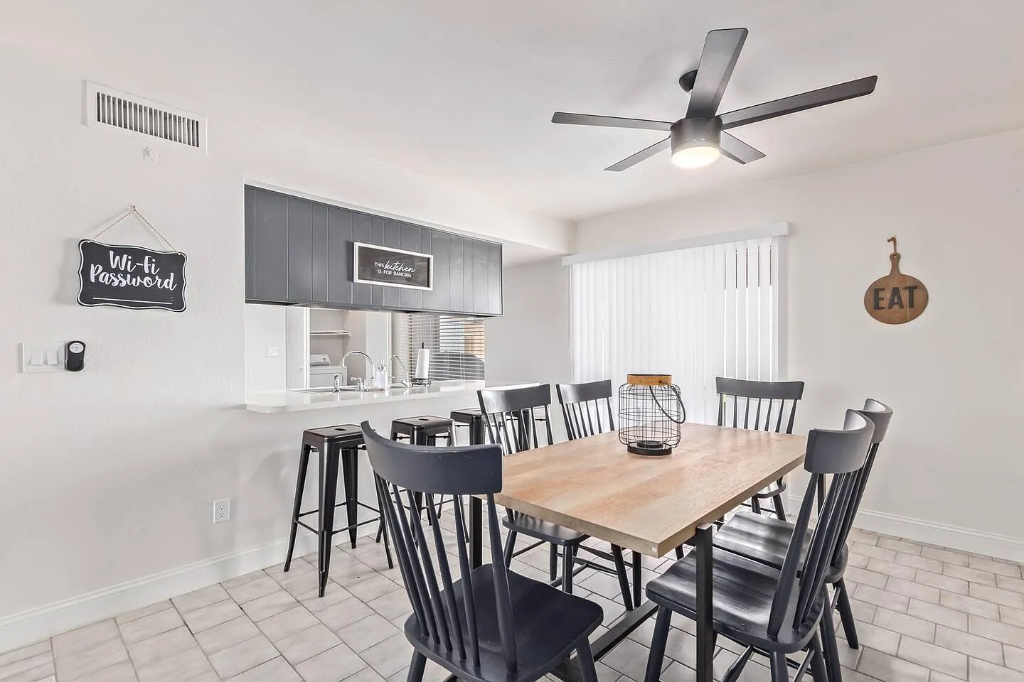 4 bed, 1398 sqft, $4,995 — Photo 3