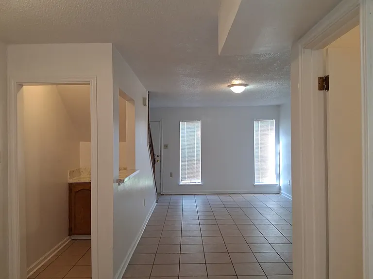 118 Oak Ridge Ave #B — Photo 3