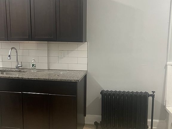 2nd image of 206 S Harrison St #2