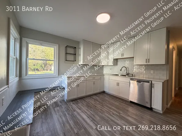 3011 Barney Rd, Kalamazoo, MI 49004