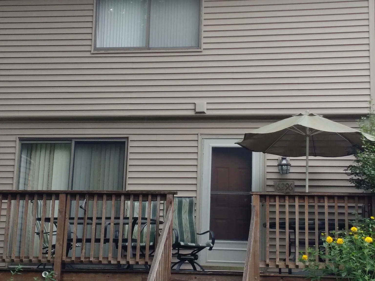 3 bed, 1432 sqft, $2,400 — Photo 1