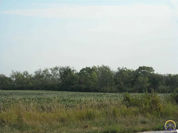 2 SW 17th St #B, Topeka, KS 66612