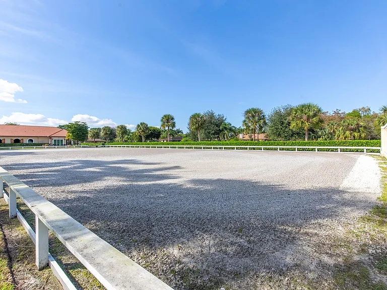 14943 Paddock Dr — Photo 31
