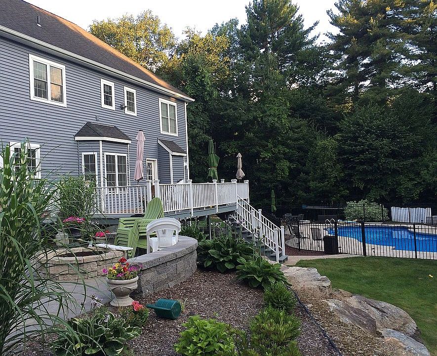 Backyard patio & Deck
