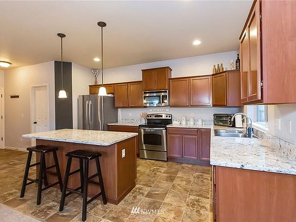 5th image of 362 Leora Park St