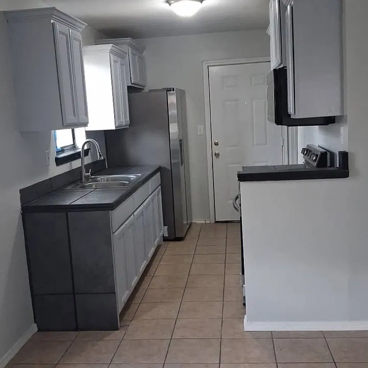 687 N Dakota Ave #D