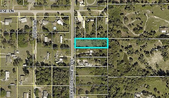 4th image of 8143 Bartholomew Dr
