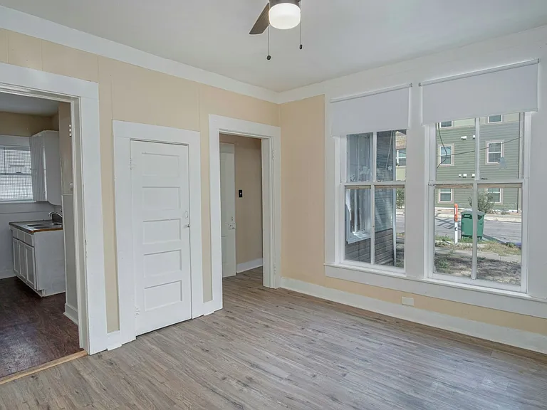 111 S Olive St #A — Photo 2