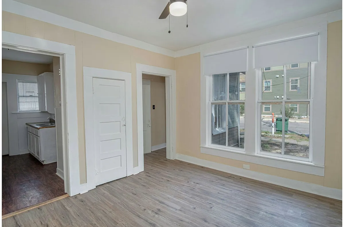 Building Photo - 111 S Olive St #A
