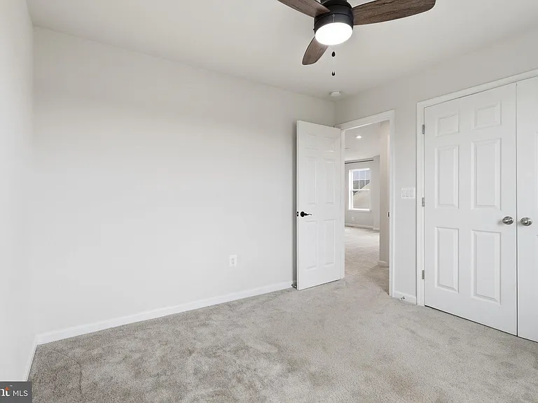 10302 Spotswood Dr — Photo 29