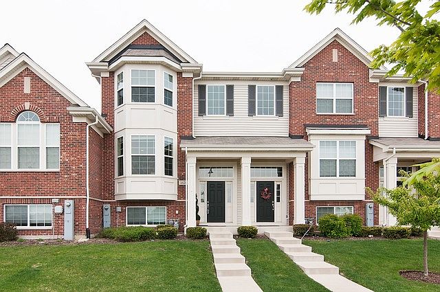1st image of 1676 Persimmon St