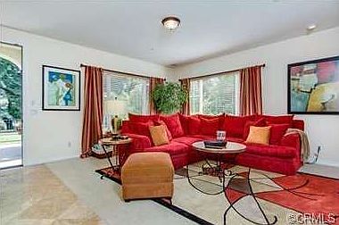 4th image of 960 Isabella Way
