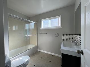 960 Palm Ave APT 2, San Mateo, CA 94401