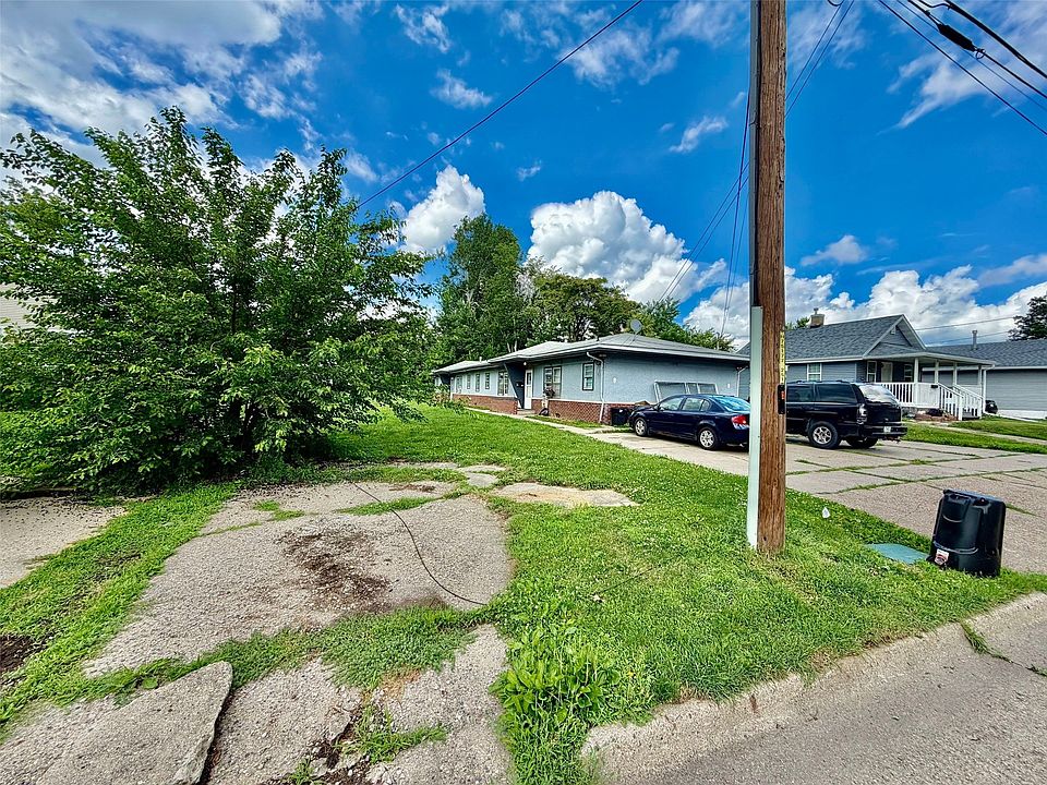 2nd image of 910 N 6th Ave E