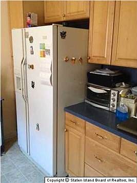 5th image of 158 Bard Ave APT 7A