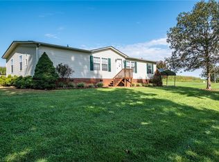 1124 Graham Cir, Boonville, NC 27011