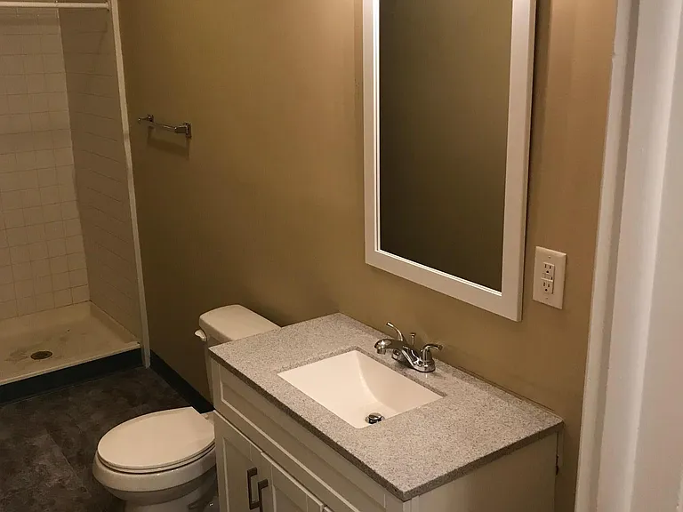 608 N Roan St #12 — Photo 5