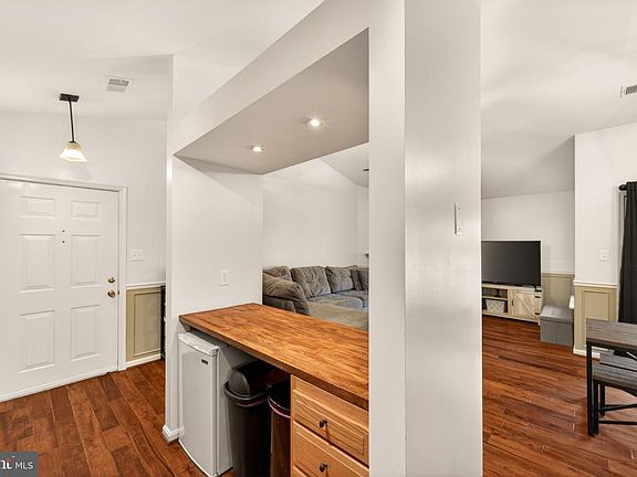 5th image of 2104 Whitehall Rd Unit 2A