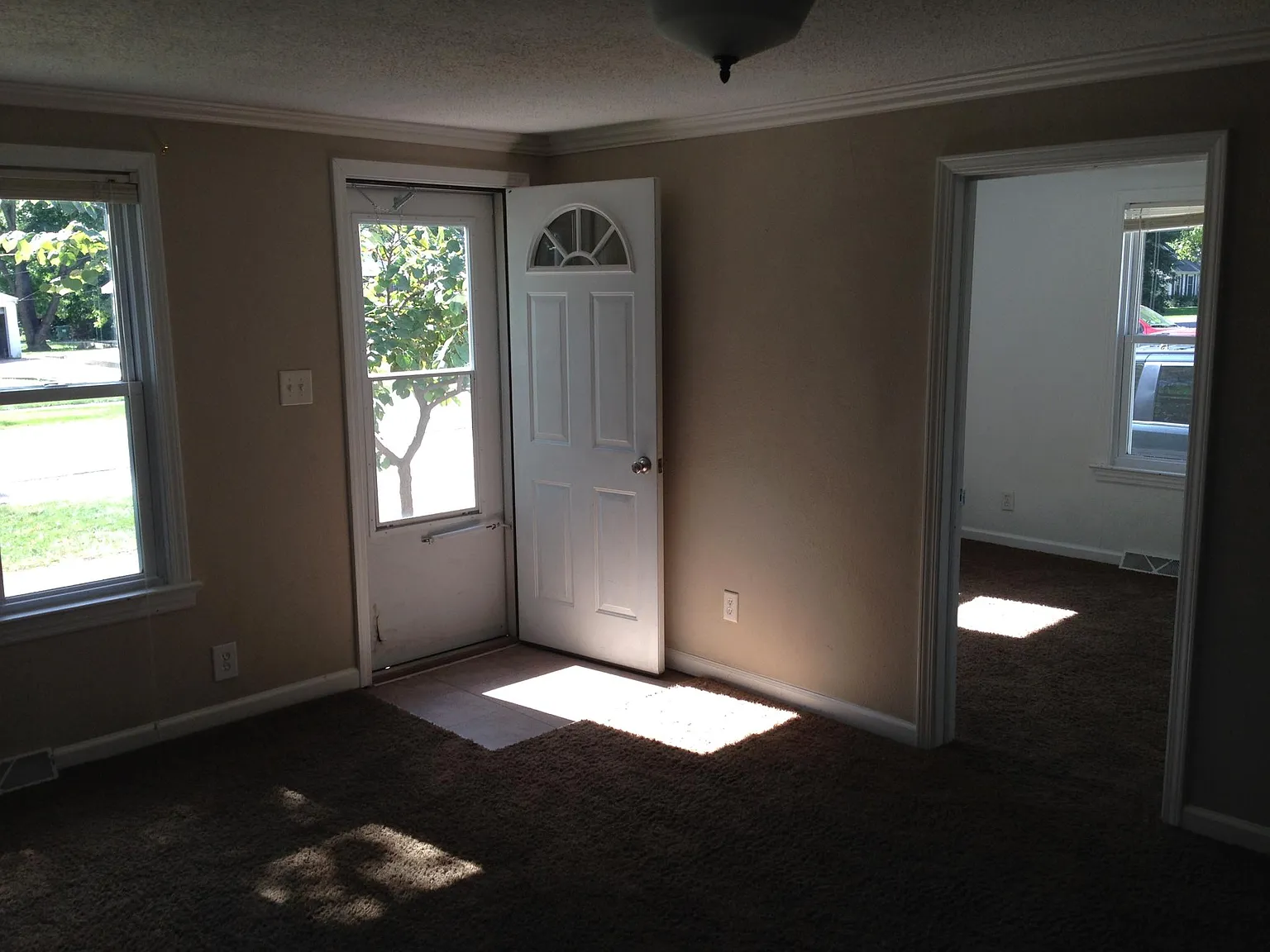 3 bed, 1215 sqft, $1,625 — Photo 3