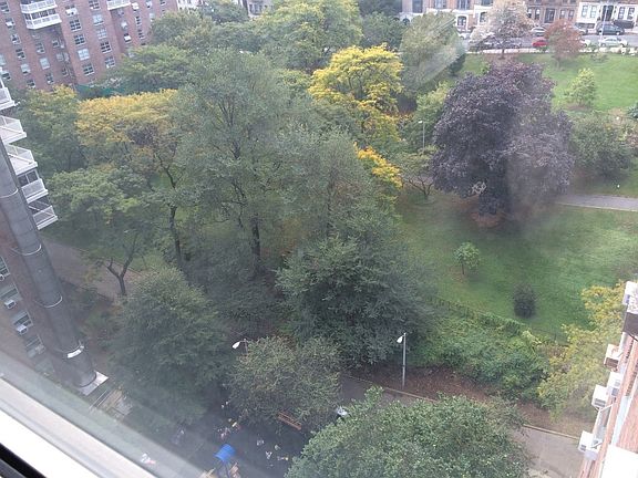 2nd image of 90 La Salle St APT 13E