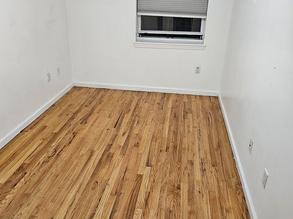 1st image of 1417 Stanley Ave APT 2
