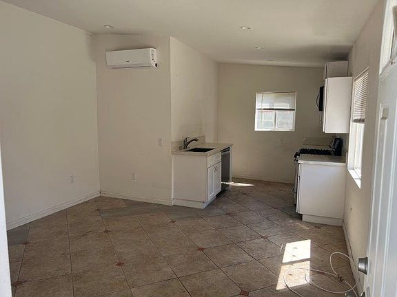 2nd image of 7539 Loma Verde Ave #7539