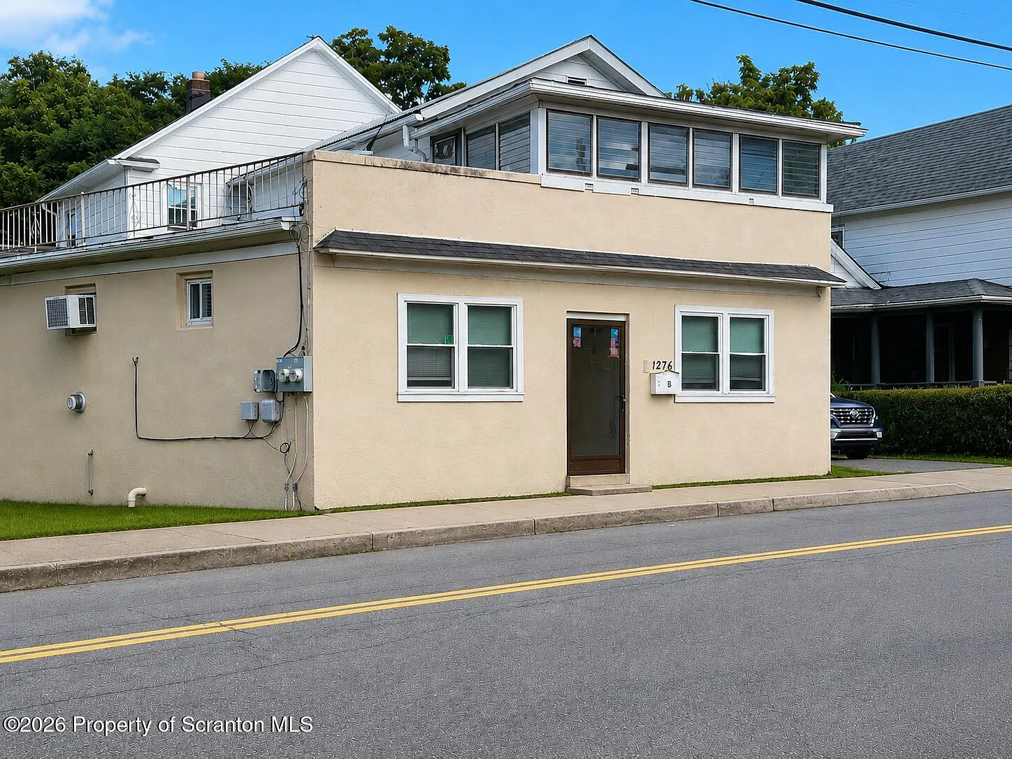 1 bed, 1.0 bath, 1600 sqft, $975 — Photo 1