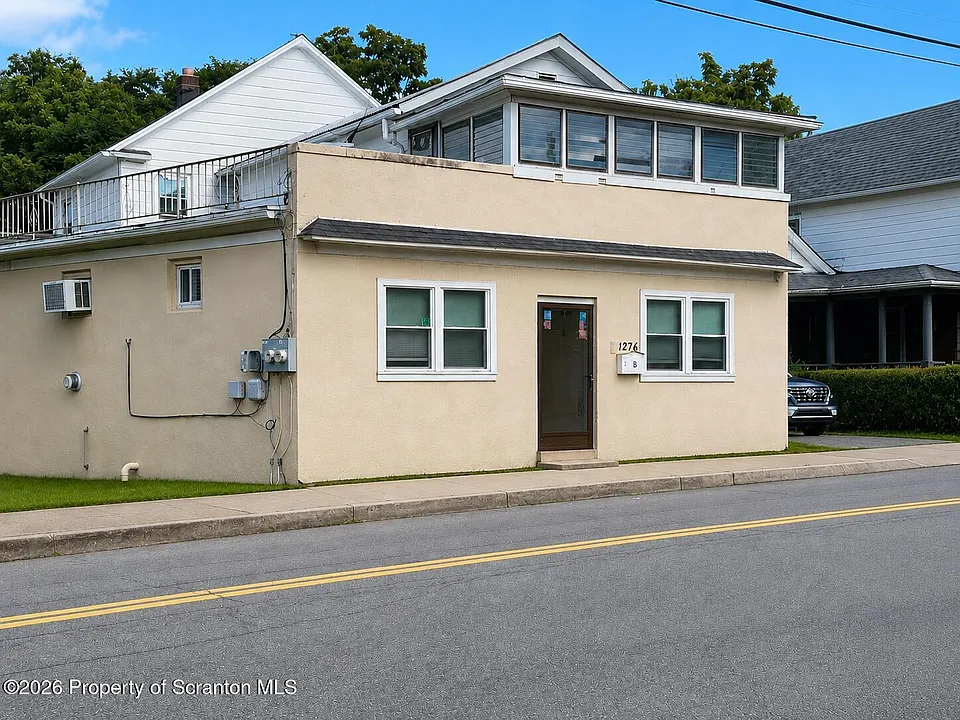 1276 Main St #B