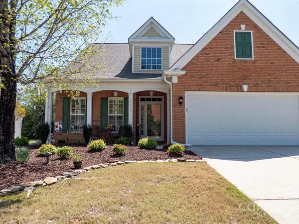9319 Kestral Ridge Dr, Charlotte, NC 28269