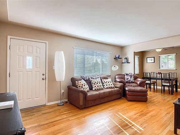 3rd image of 4495 Pierson St