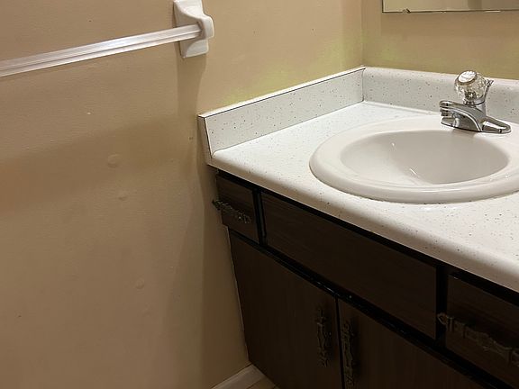 2nd image of 1730 Bluff Pl APT D