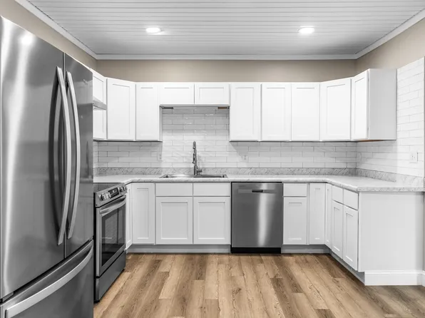 13 Fruit Street, Bangor, ME 04401