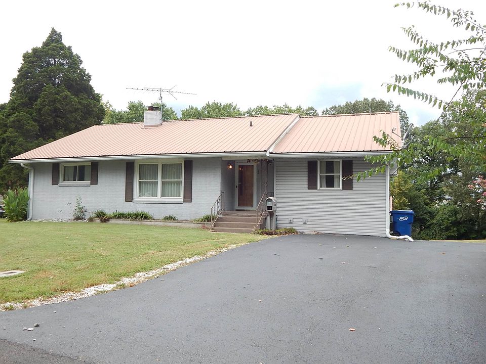 1st image of 604 Pine St