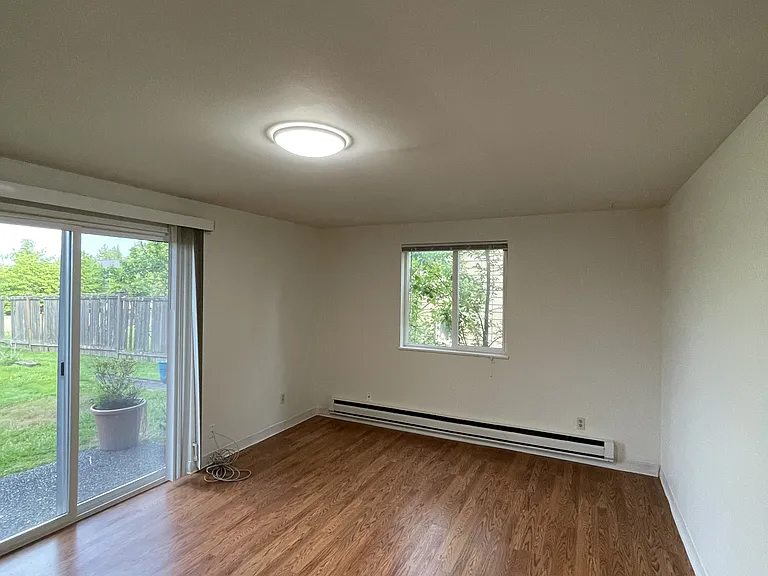 17021 Larch Way #B — Photo 5