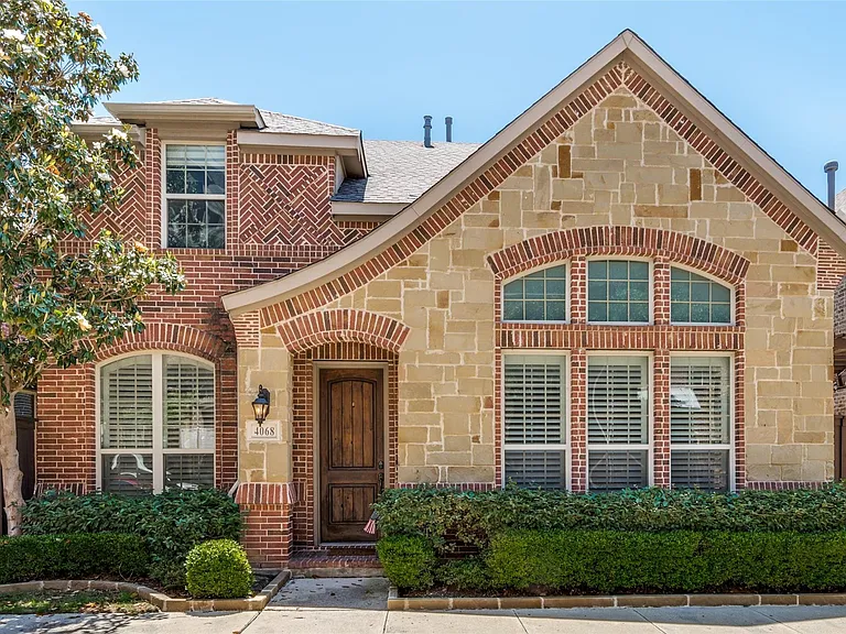 4068 Winsor Dr — Photo 1