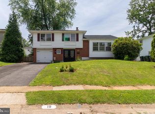 19 Pinedale Rd, Newark, DE 19711