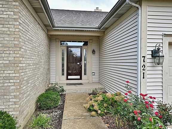 3rd image of 721 Clover Ridge Ln